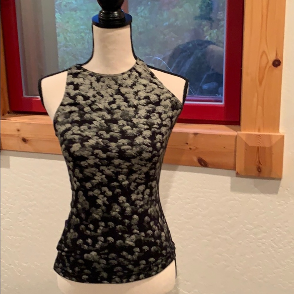 Muscle tee stretchy